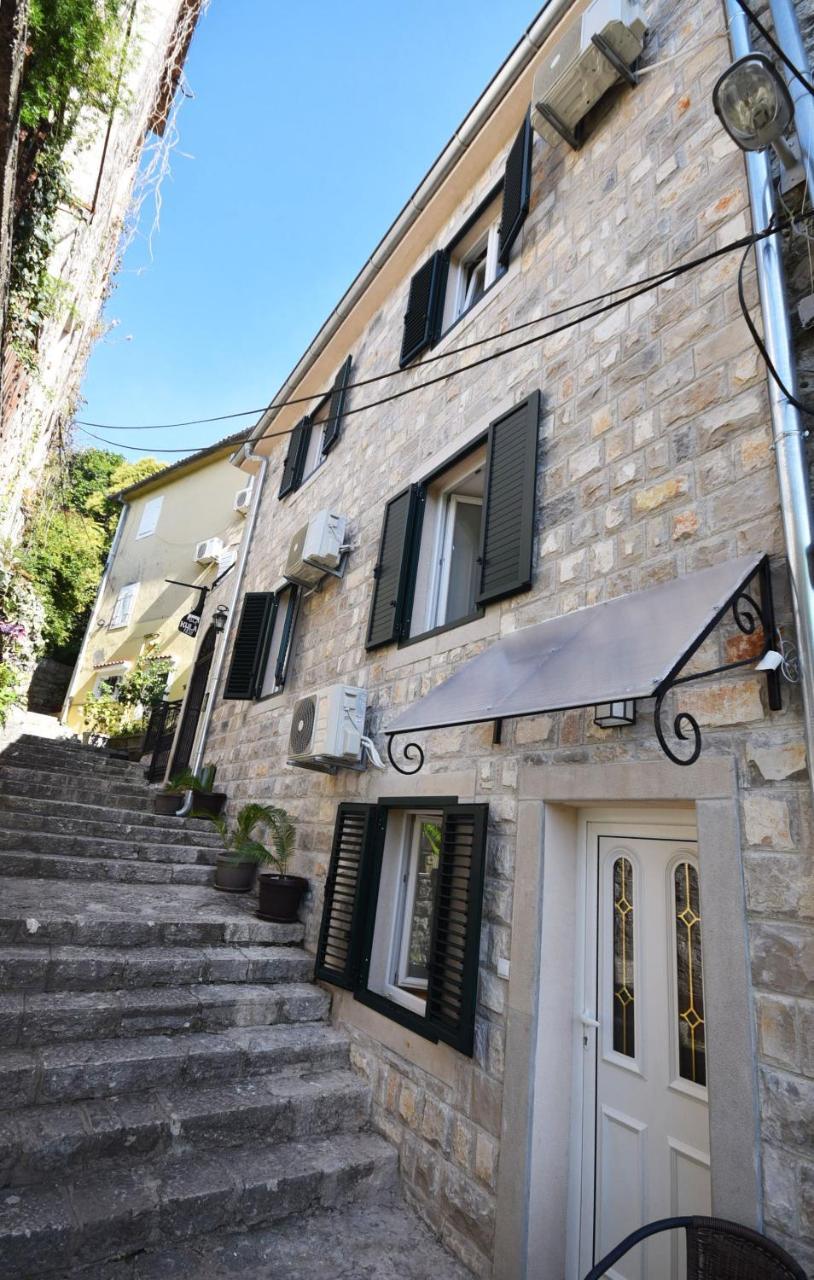 Vila Kula 1830 Apartments Herceg Novi Exterior photo